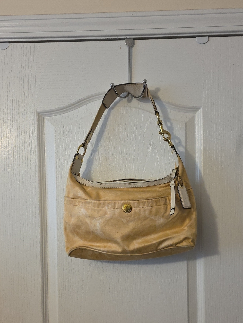 VINTAGE COACH SHOULDER HANDBAG